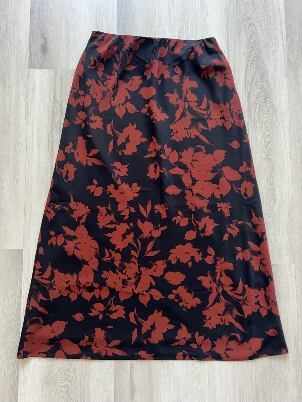 Abercrombie Silk Midi Skirt. Size S. Black & Rust.